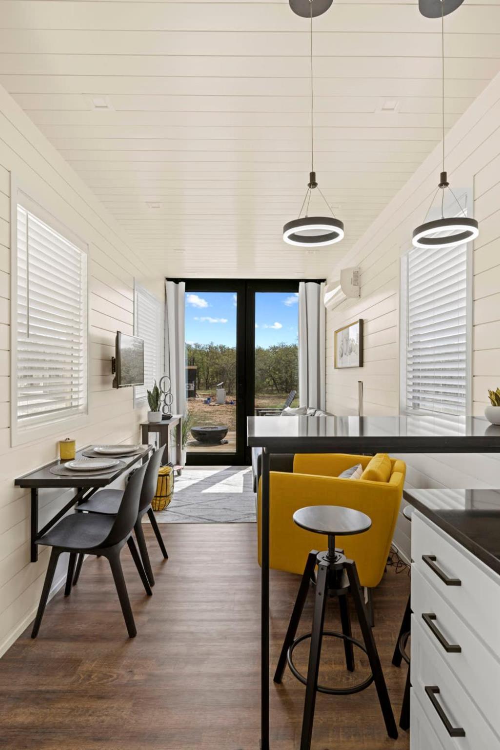 New The Yellow Beacon-Luxury Shipping Container Fredericksburg Luaran gambar